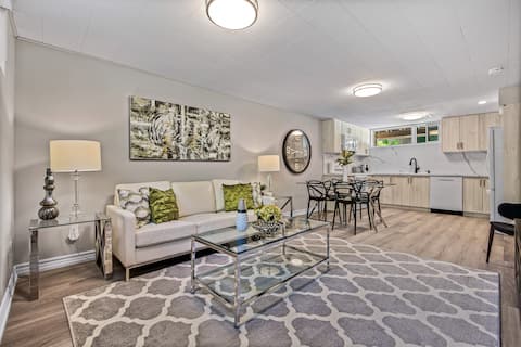 Successful Airbnb property: Beautifully Remodelled 2 Bedroom Basement Apt. in Don Valley East