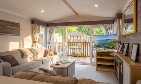 No Pets - Snowdon Spa 3 Bedroom with Hot Tub