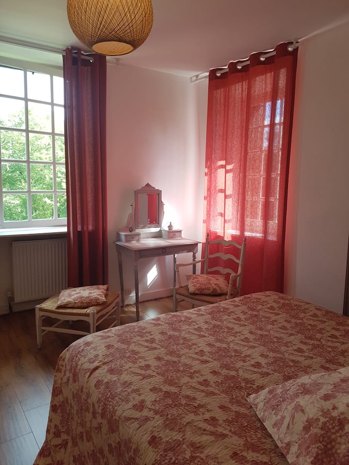 ห้องพักมีเสน่ห์ - เตียงควีนไซส์ 1 เตียงขนาด 160 x 200 ซม. 