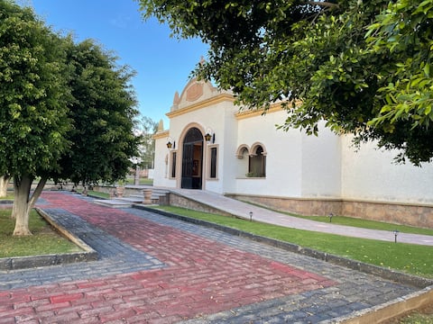 Hacienda el Bienestar (Wellness Farm)
(up to 32 people!)