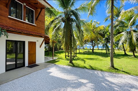 Private Beachfront Gem, Epic Yard, Hammocks, Surf