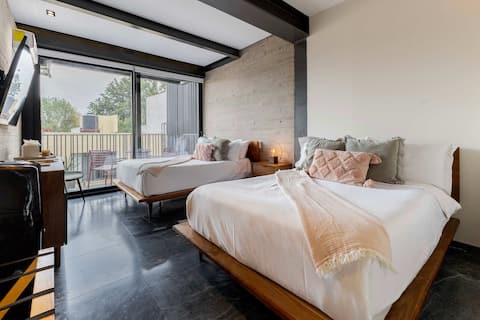 Luxe Polanco 3BR · Balcony by Masaryk