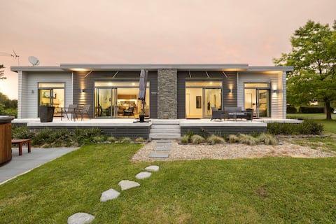 Private Oasis 
Country Escape 
3 x bed - 6 guests