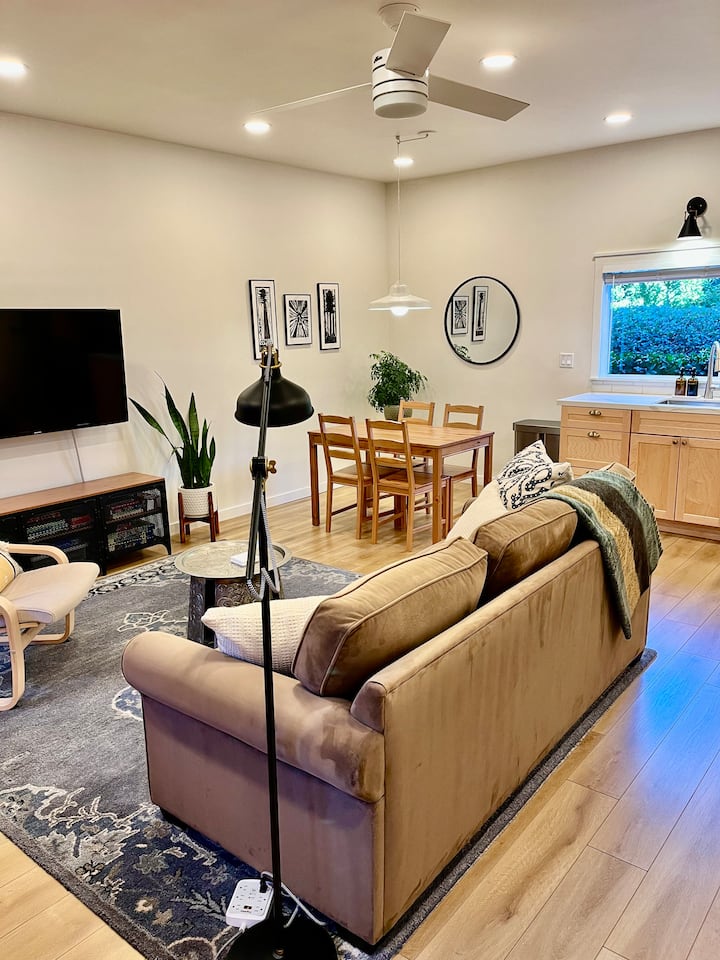 Peaceful Redwood Retreat In The Heart Of Town - Scotts Valley, CA