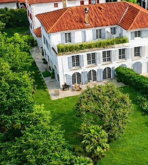Villa Rosita-House in Ascain, Basque Country-16 people