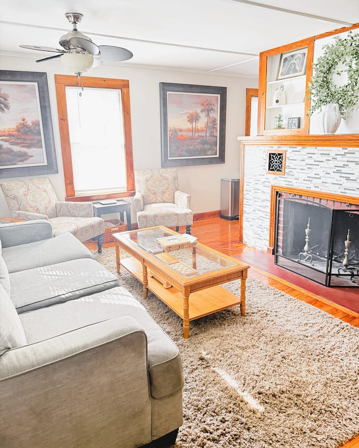 Cottage | Walk Downtown | Pet Friendly/fenced Yard - Mount Dora, FL