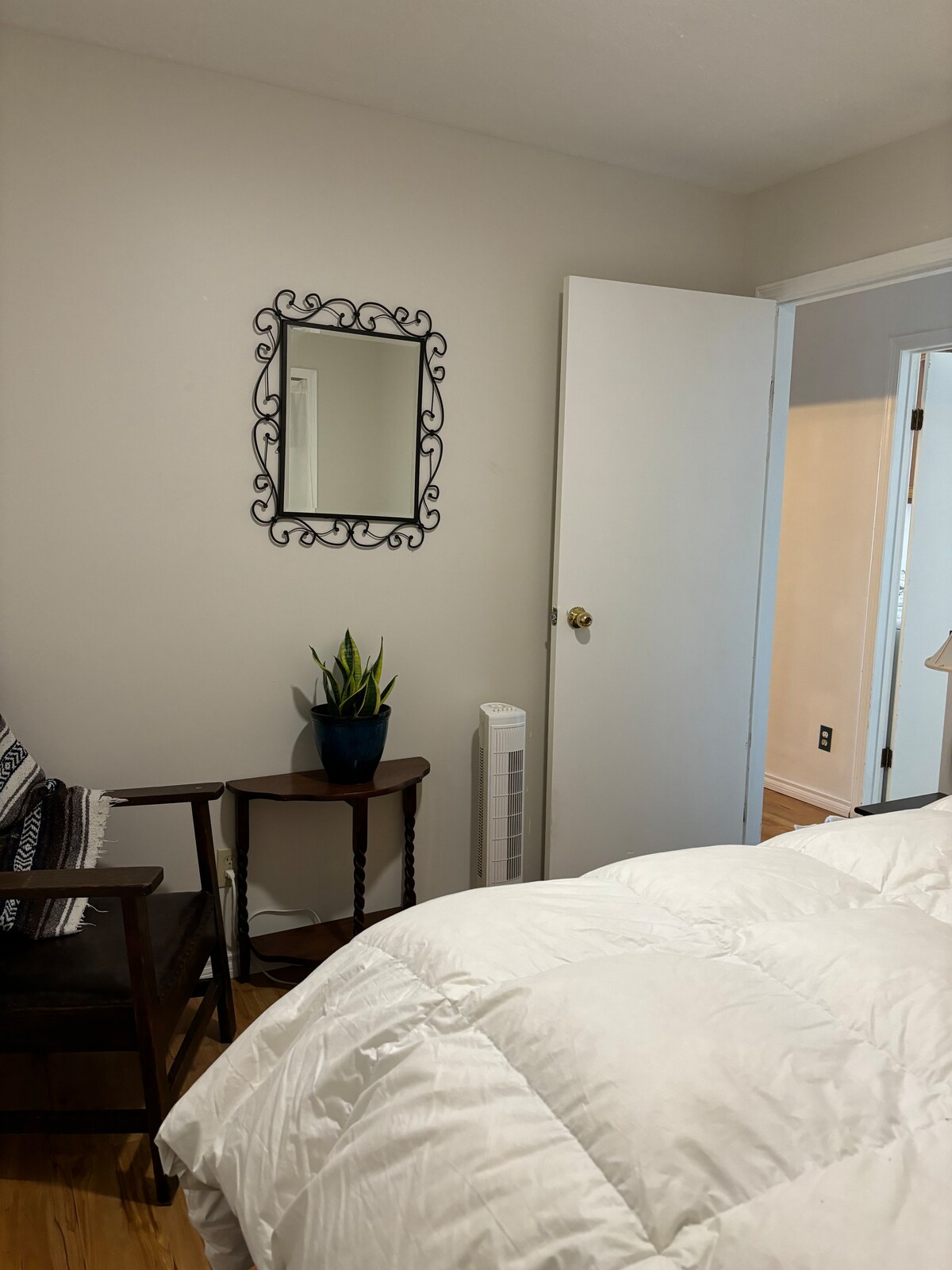 Спална соба 1 со брачен кревет (широк 150-179 см) 