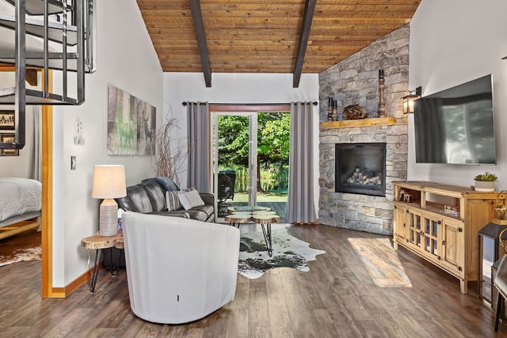 Townhouse In Private Lakeside Community With Pool - Sandpoint, ID
