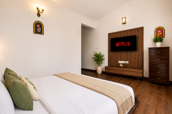 Bedroom 1 image 4