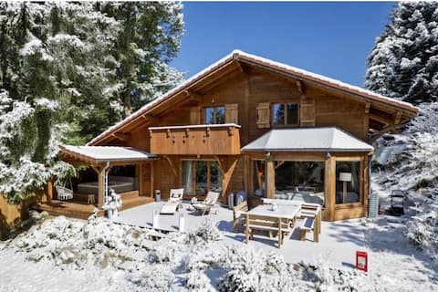 L'Ecrin Blanc – Family cocoon with jacuzzi and game room