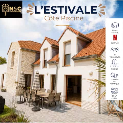 L'Estivale, poolside, villa, pétanque area, sea