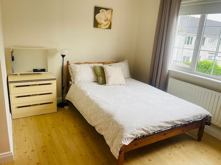 Double Bedroom With Private Bathroom - Tullamore