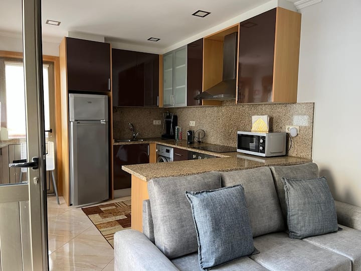 Welcome To The Canada House 

3 Bedroom With Patio - Póvoa de Varzim