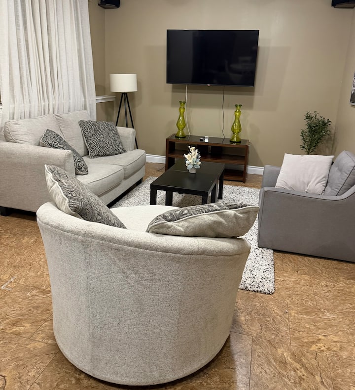 Charming & Comfortable One Bedroom Basement Unit - Fort McMurray