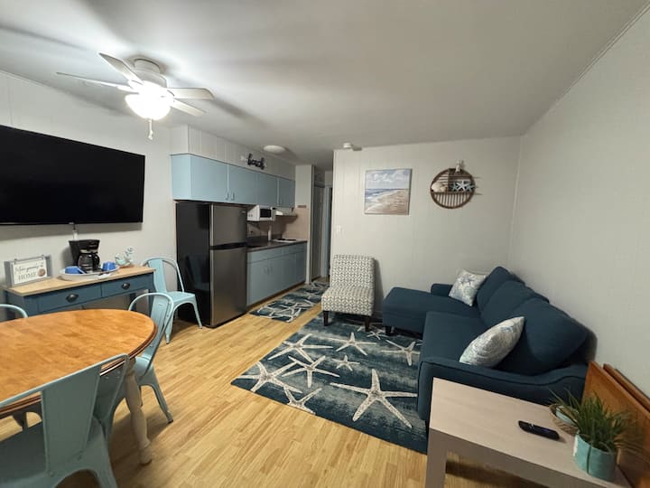 Beachblock Condo With Heated Pool, Steps To Beach - North Wildwood, NJ