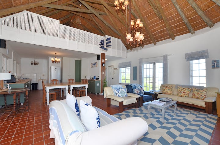 61 Lutie Katz Rustic Rests - Yzerfontein