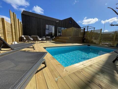 Modern child-friendly house near beach and city center