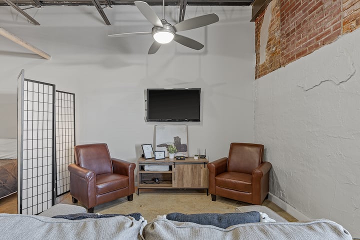 Vintage Studio Condo In Downtown Jonesboro - Jonesboro, AR