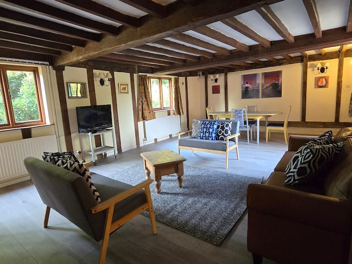 16th Century Farmhouse Sleeps 12-14 - Norfolk
