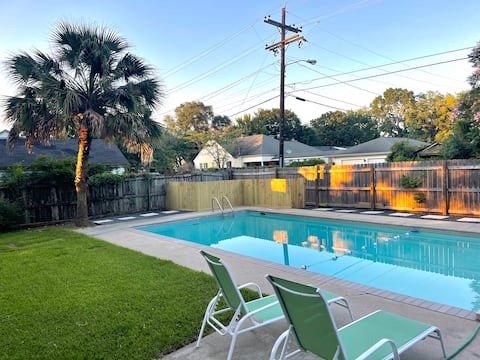 Charming Beaumont Cottage with Private Pool!