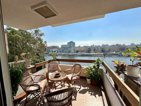 Sunshine Condo W/ Amazing Nile views in Zamalek