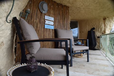 Cave house near Amboise with terraces overlooking the Loire