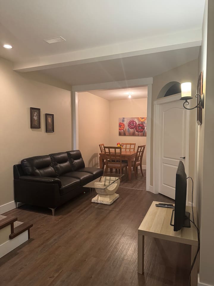 Relaxing Lakeview 2 Bedroom Entire Suite - Kelowna