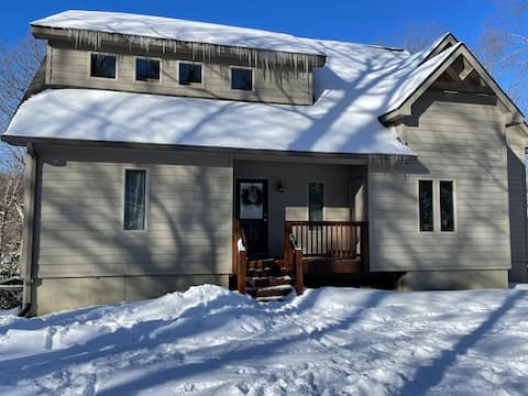 The Bear's Den at Wintergreen-6 Bedroom