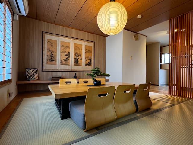 【新宿中心部】最高品質マットレスにこだわり、古屋を伝統的な空間にリノベーションした家、70m2