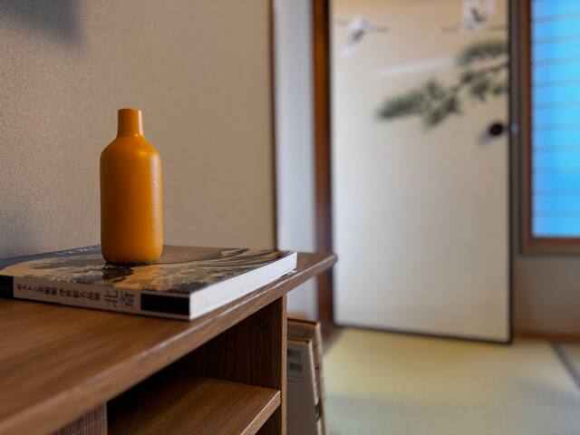 【新宿中心部】最高品質マットレスにこだわり、古屋を伝統的な空間にリノベーションした家、70m2 gallery image 3