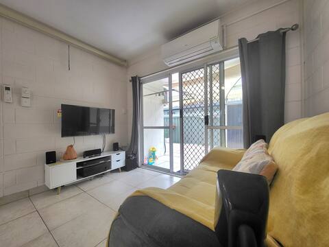 Ka's cozy 2 bedrooms apartment at Cairns Central