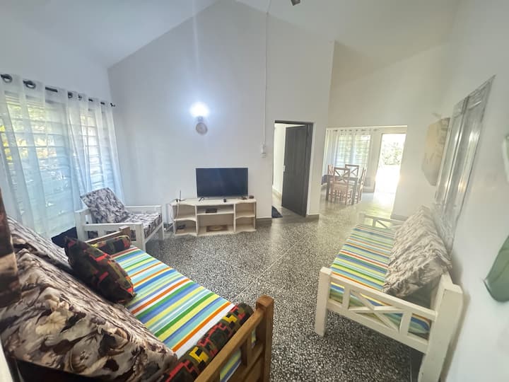 Diani Reef House 4 300m To The Beach - Diani Beach