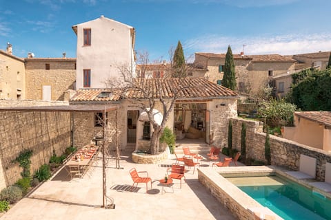 Old charm & modern comfort, warm pool