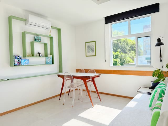 Sunny Modern 1 BR @ Ipanema Beach Stylish Comfort