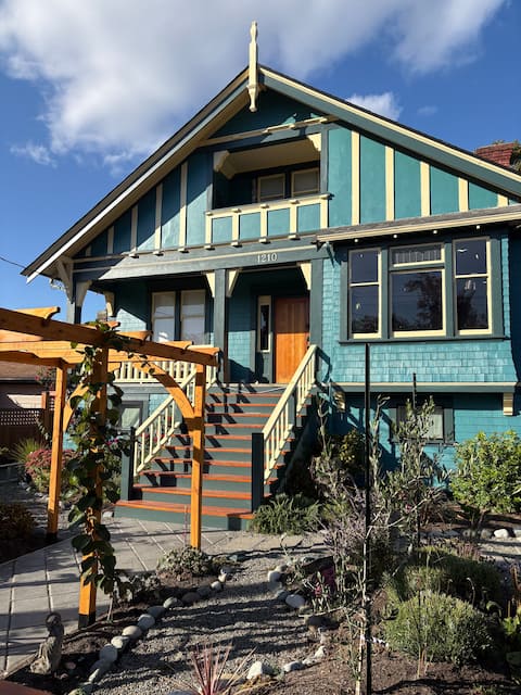 5 bedroom Character Home - In Fairfield