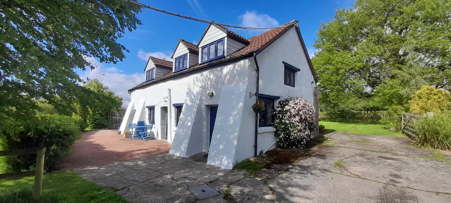 Batney Farm Cottage in peaceful Devon location
