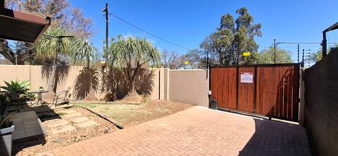 Self Catering 2 Bed Unit with secured parking