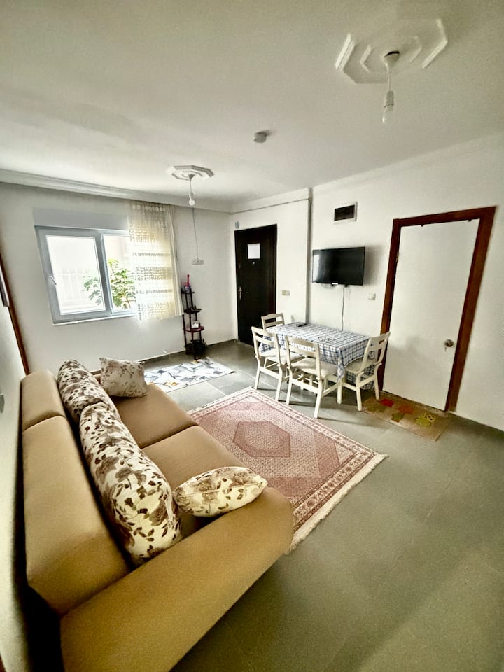 Konyaaltı Sahile Yakın Geniş Ve Konforlu 2+1 Daire - Konyaaltı