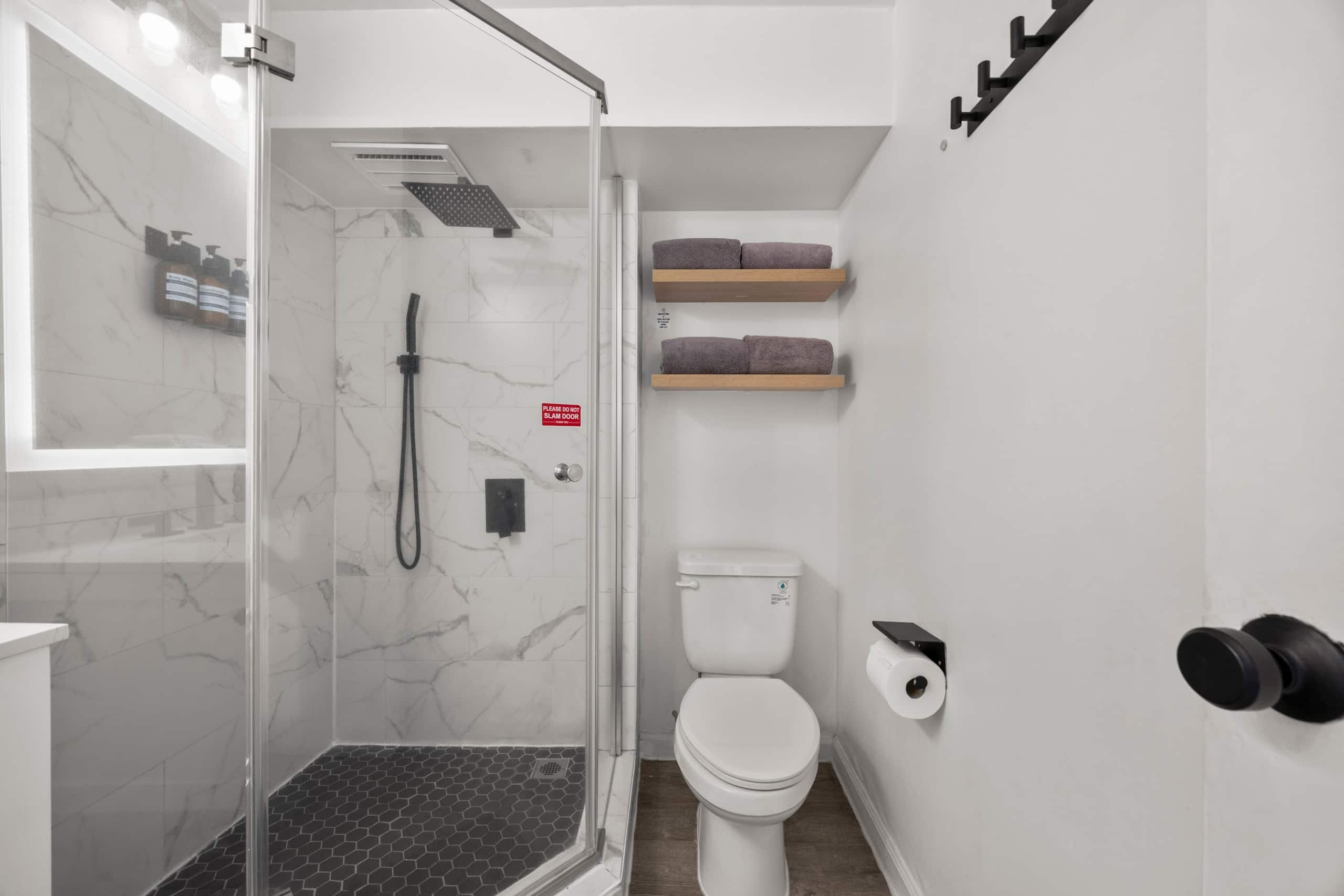 Condo in Honolulu · ★4.87 · 1 bedroom · 4 beds · 1 bath - Image 44