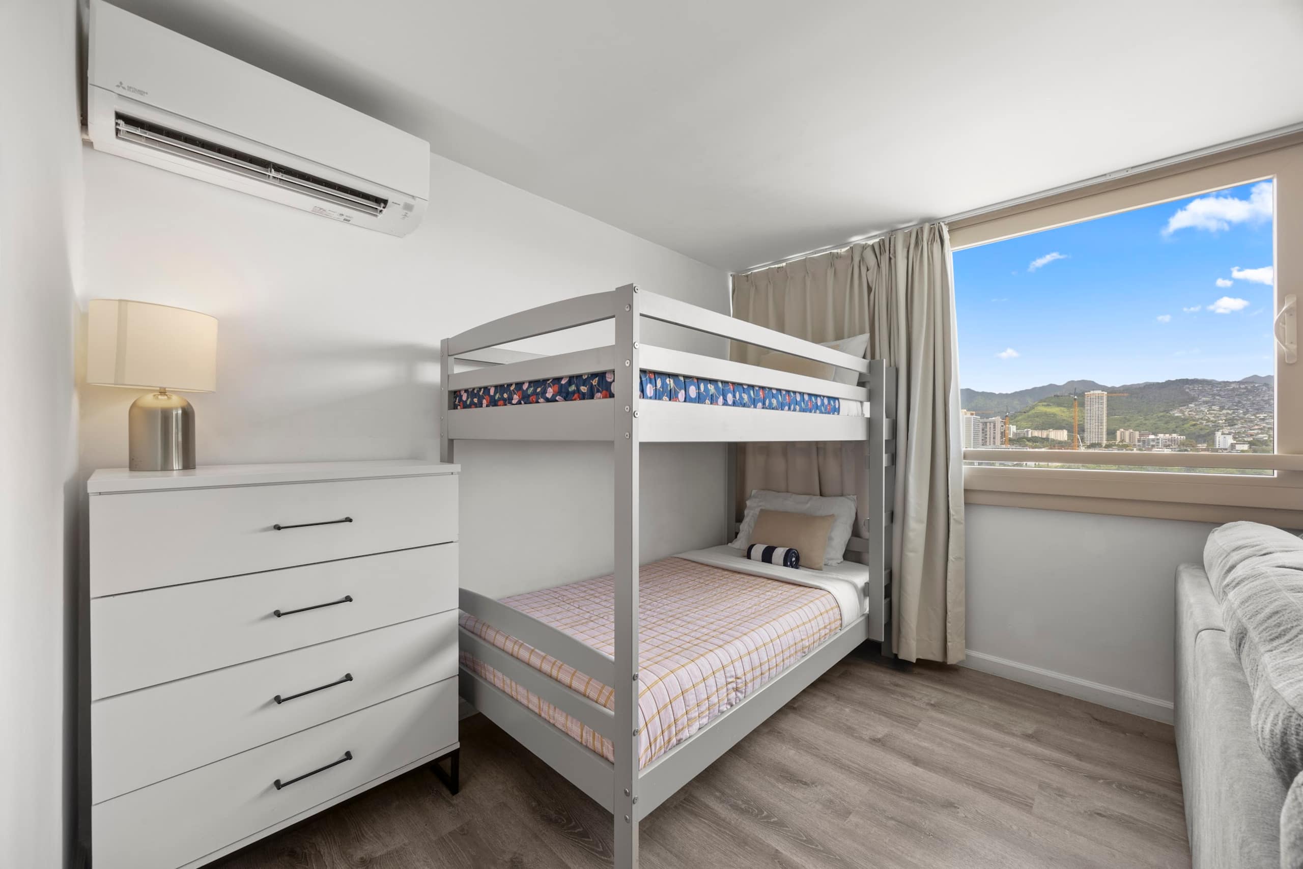 Condo in Honolulu · ★4.87 · 1 bedroom · 4 beds · 1 bath - Image 10