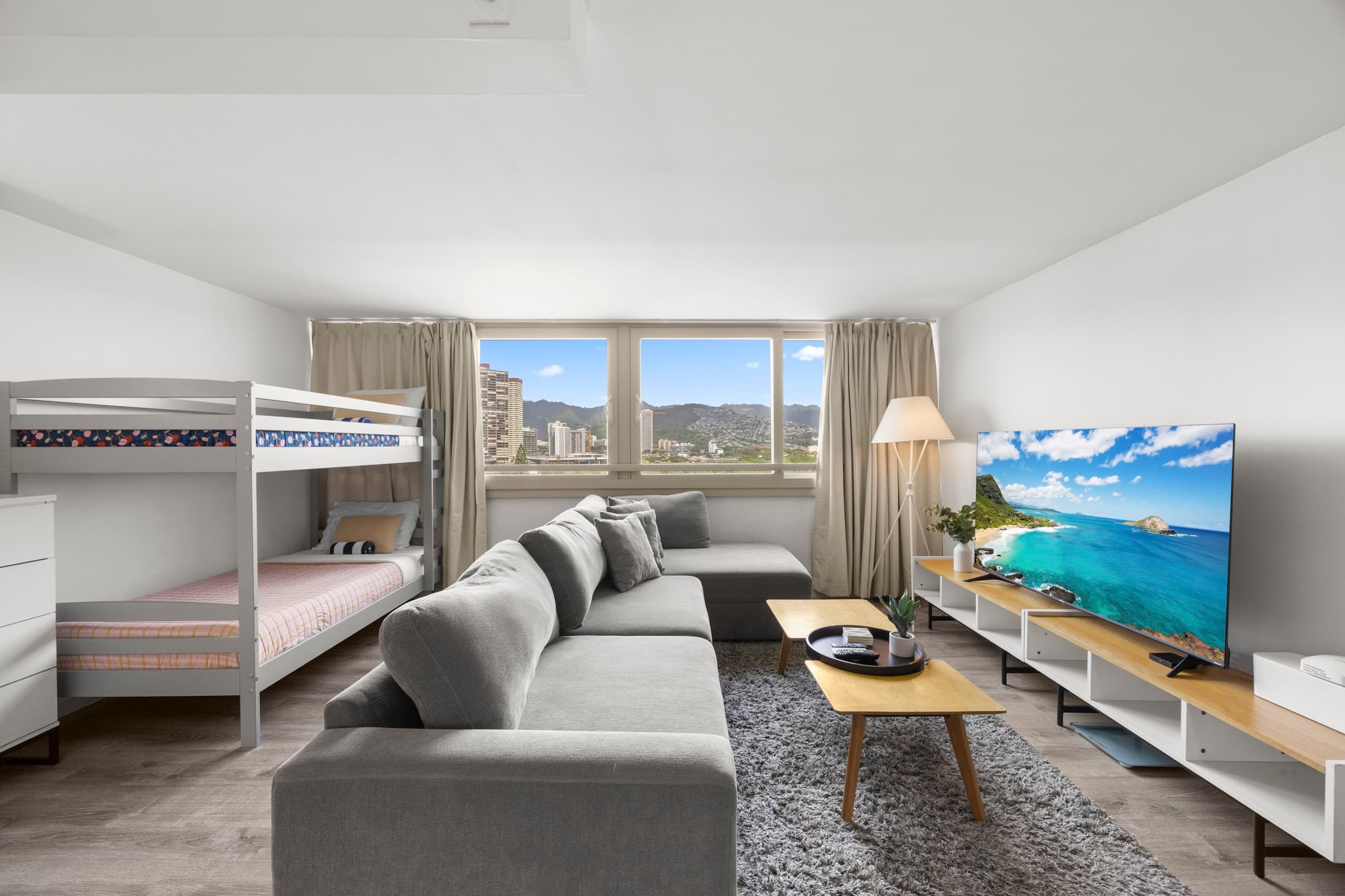 Condo in Honolulu · ★4.87 · 1 bedroom · 4 beds · 1 bath - Image 8