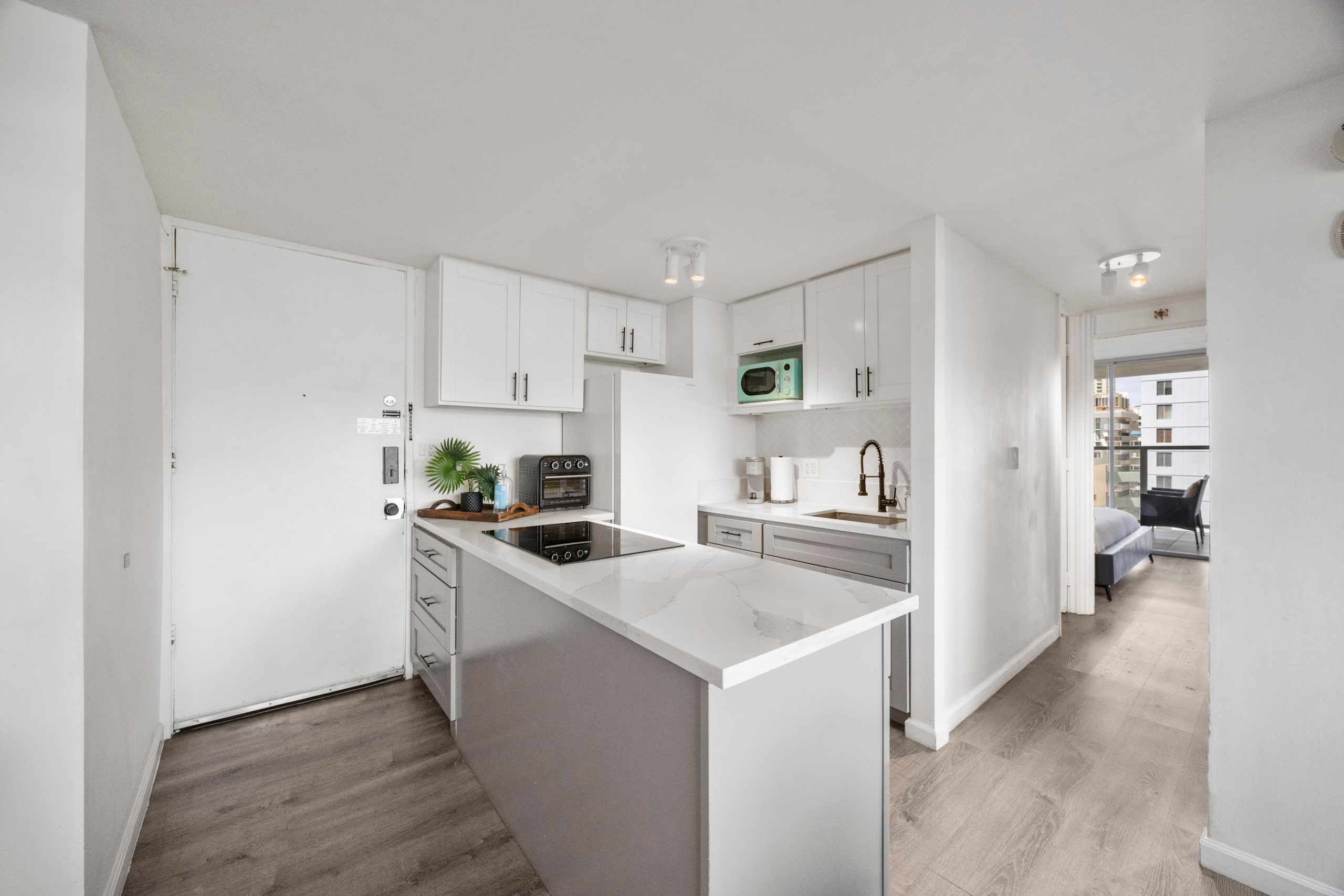 Condo in Honolulu · ★4.87 · 1 bedroom · 4 beds · 1 bath - Image 21