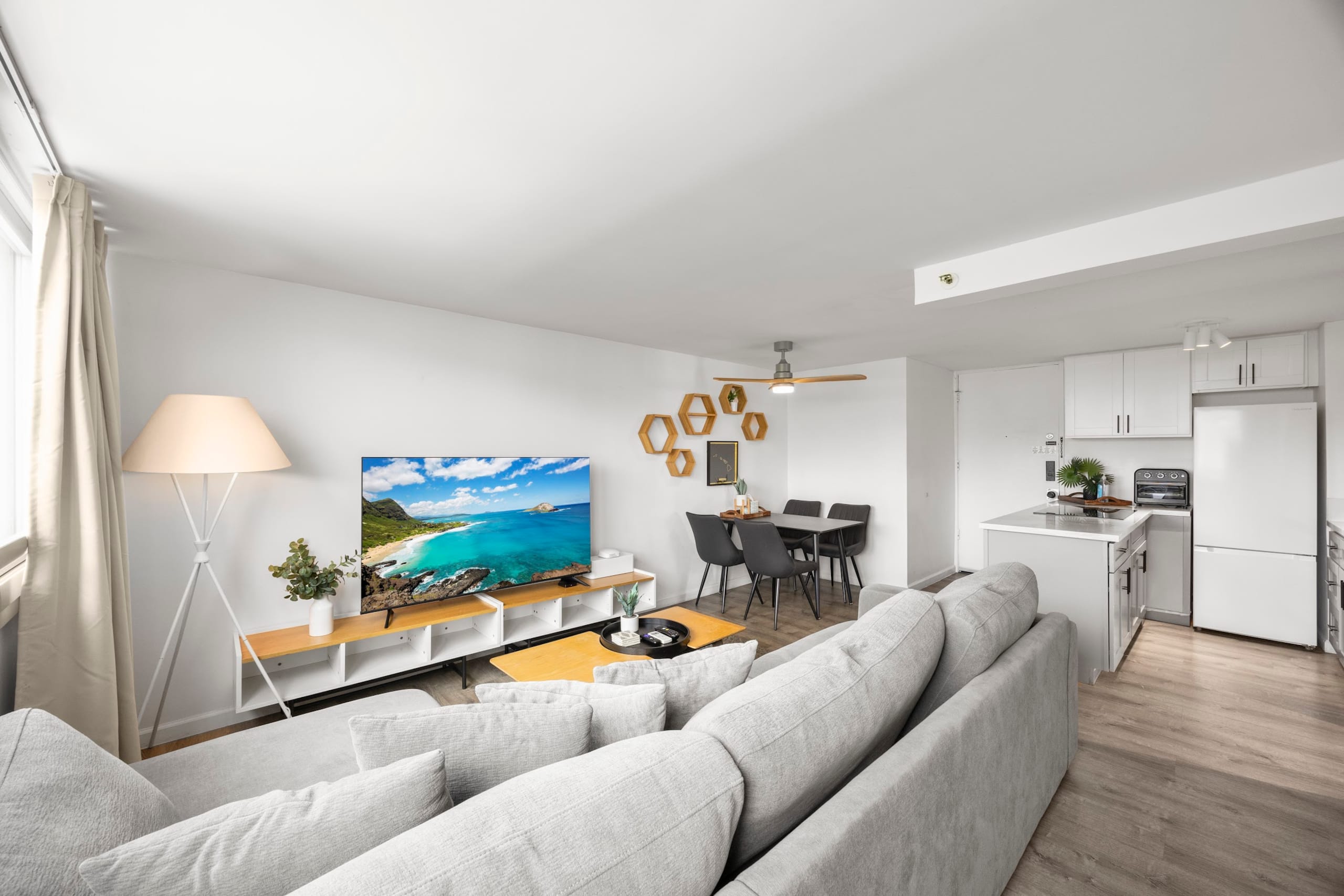 Condo in Honolulu · ★4.87 · 1 bedroom · 4 beds · 1 bath - Image 9