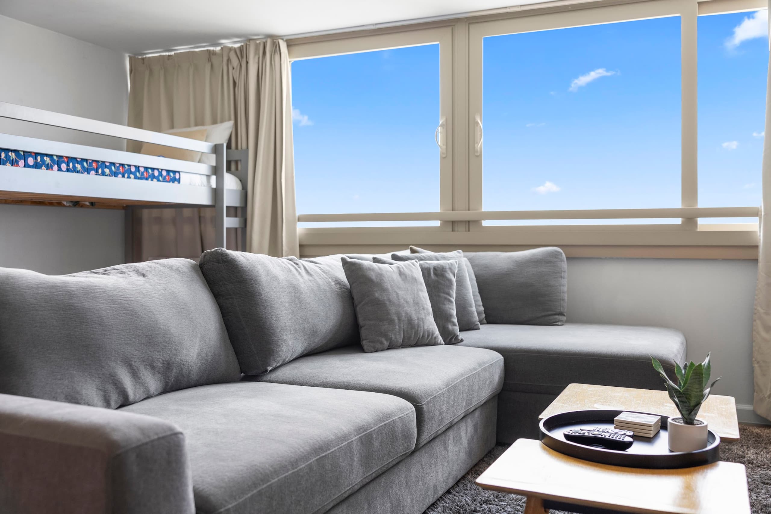 Condo in Honolulu · ★4.87 · 1 bedroom · 4 beds · 1 bath - Image 17