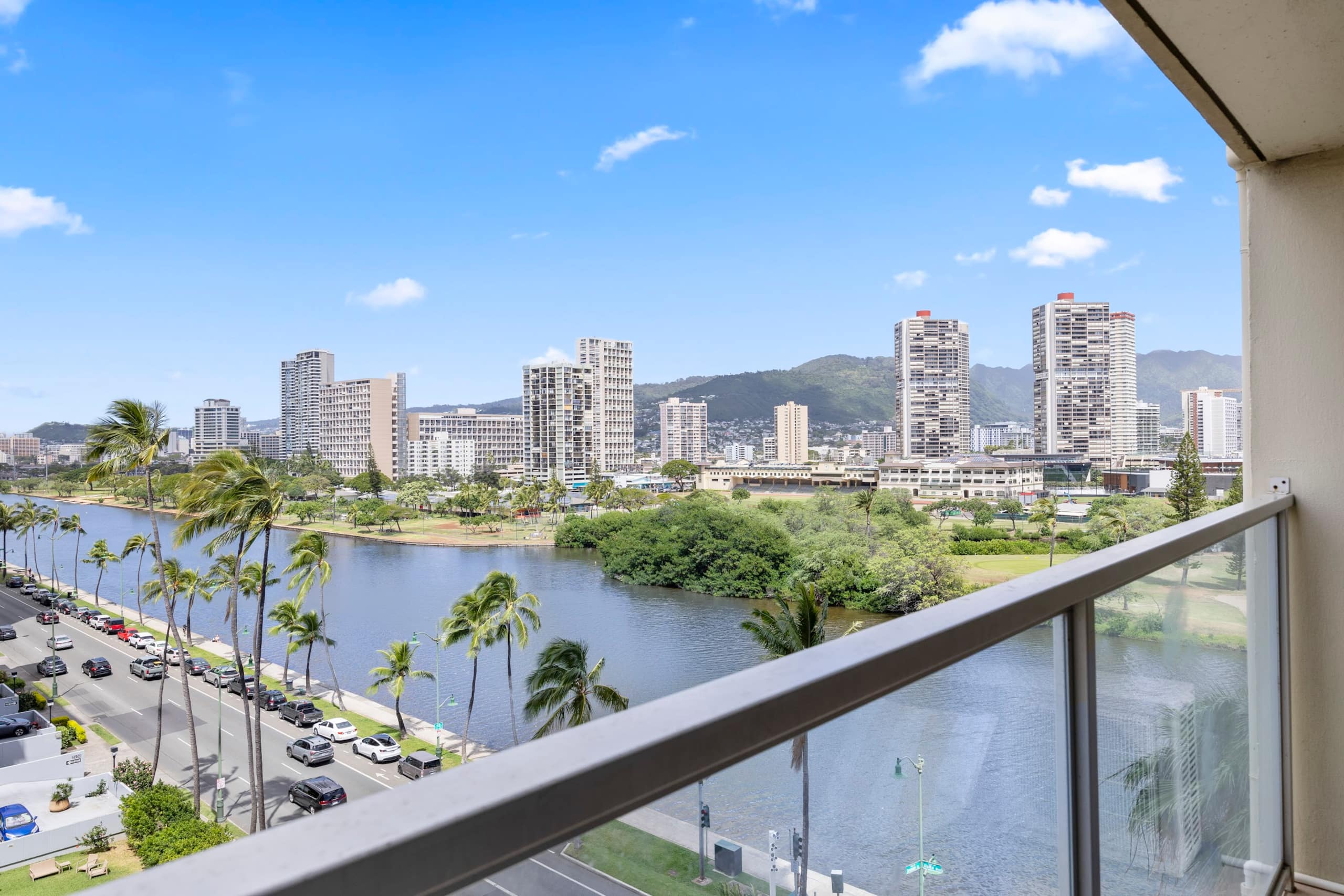 Condo in Honolulu · ★4.87 · 1 bedroom · 4 beds · 1 bath - Image 49