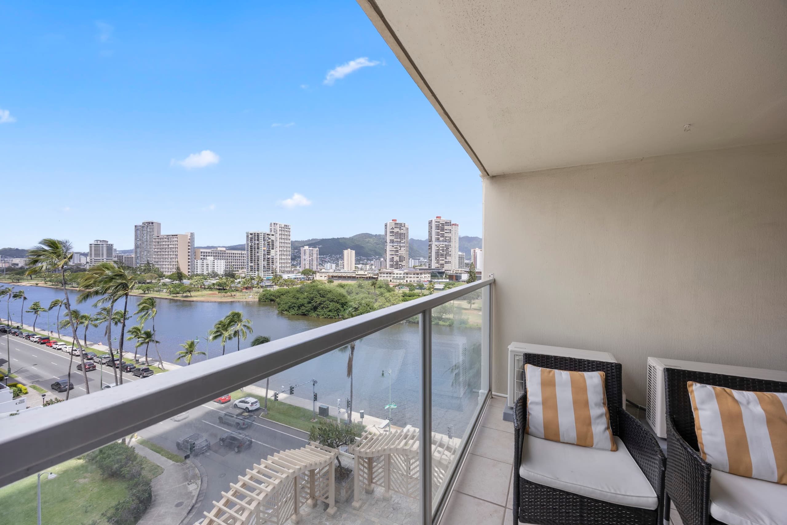 Condo in Honolulu · ★4.87 · 1 bedroom · 4 beds · 1 bath - Image 50