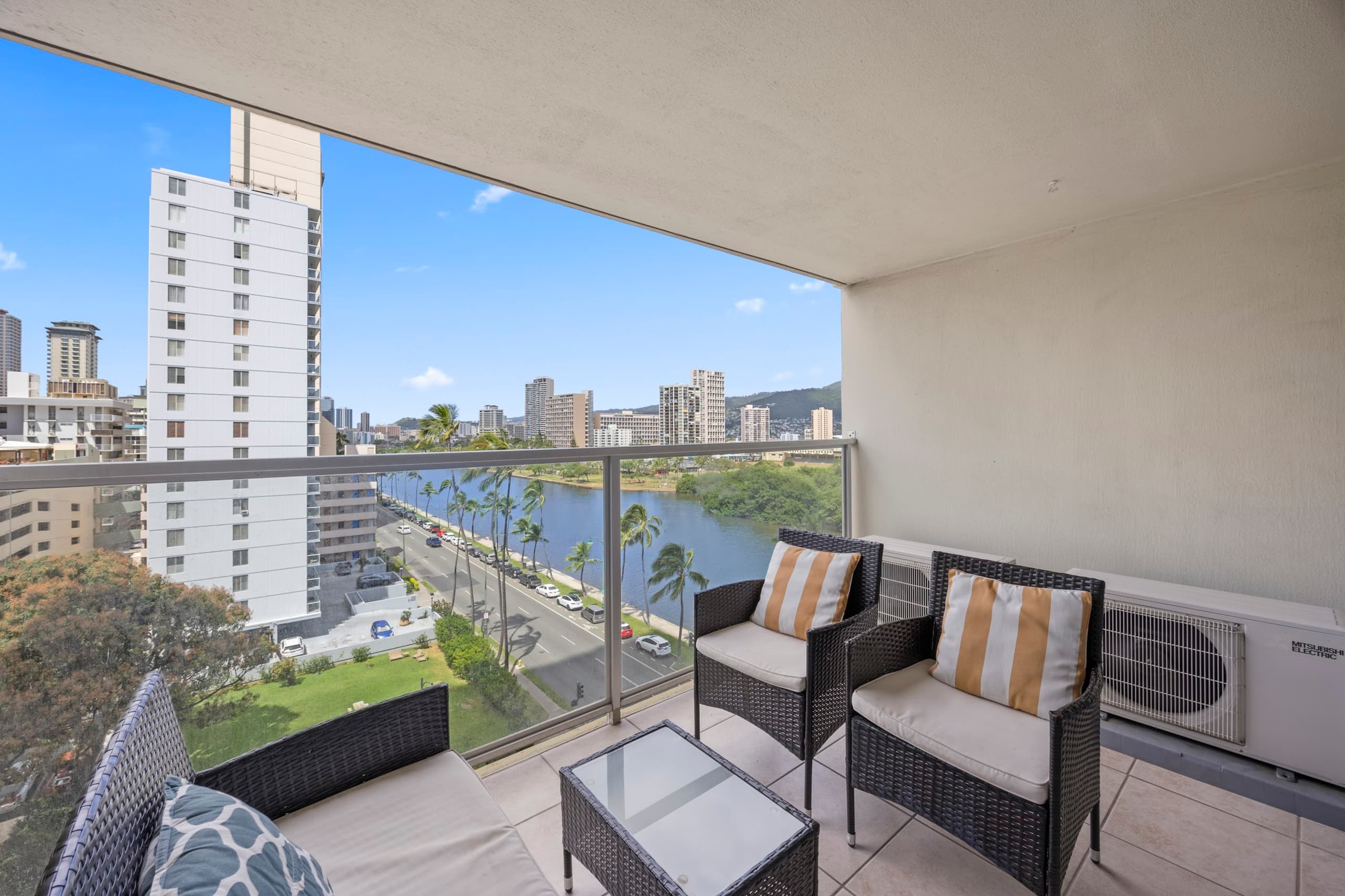 Condo in Honolulu · ★4.87 · 1 bedroom · 4 beds · 1 bath - Image 48