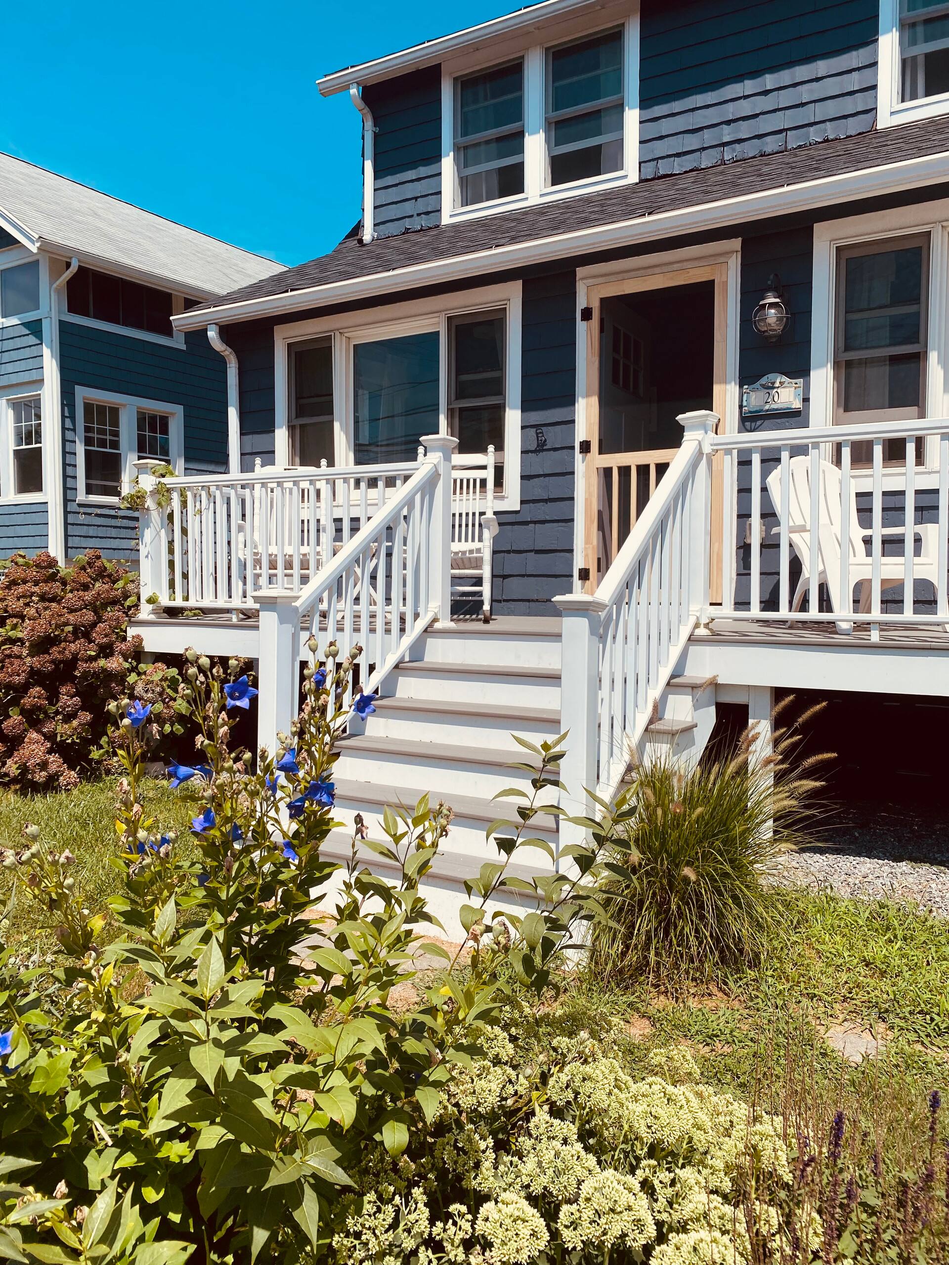 Ocean view cottage in Indian Neck