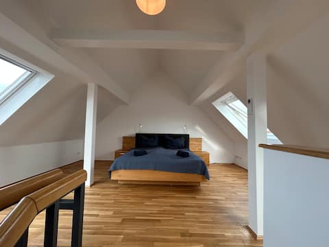 Erfolgreiche Airbnb-Immobilie: Sunny & quite apartment with two balconies in Schleußig