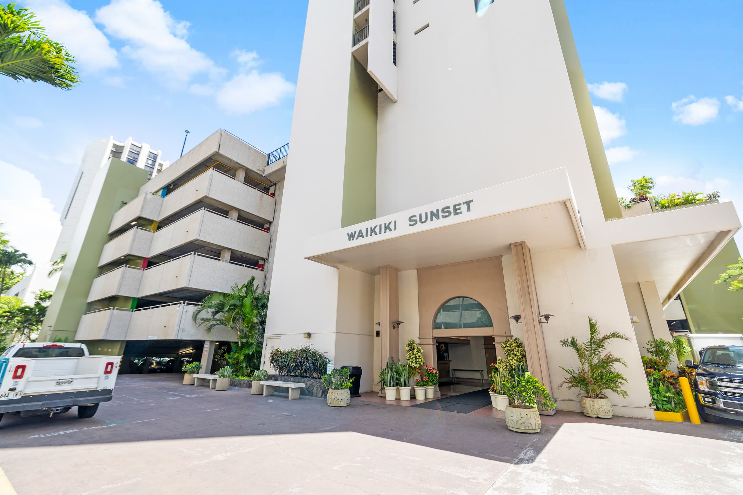 Waikiki sunset hotel 31FL Ocean View free Parking - Image 71